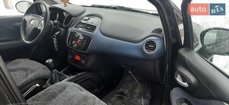Хетчбек Fiat Punto 2011 в Борщеві
