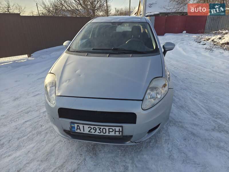 Хэтчбек Fiat Punto 2009 в Киеве