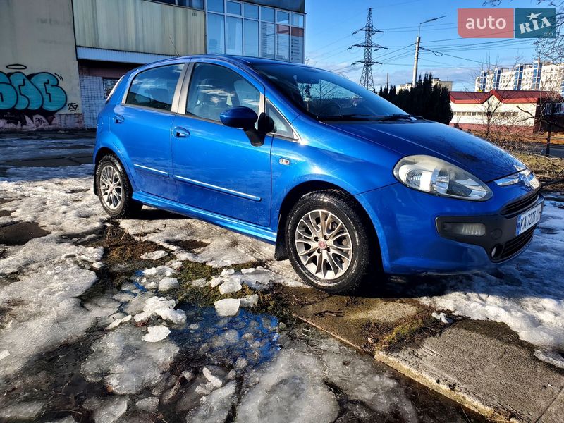 Хетчбек Fiat Punto 2010 в Києві
