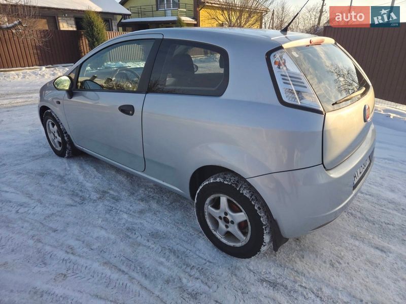 Хэтчбек Fiat Punto 2009 в Киеве