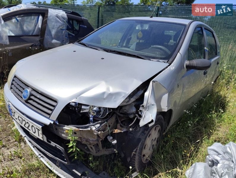 Хэтчбек Fiat Punto 2004 в Львове