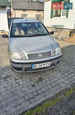 Хэтчбек Fiat Punto 2011 в Бродах