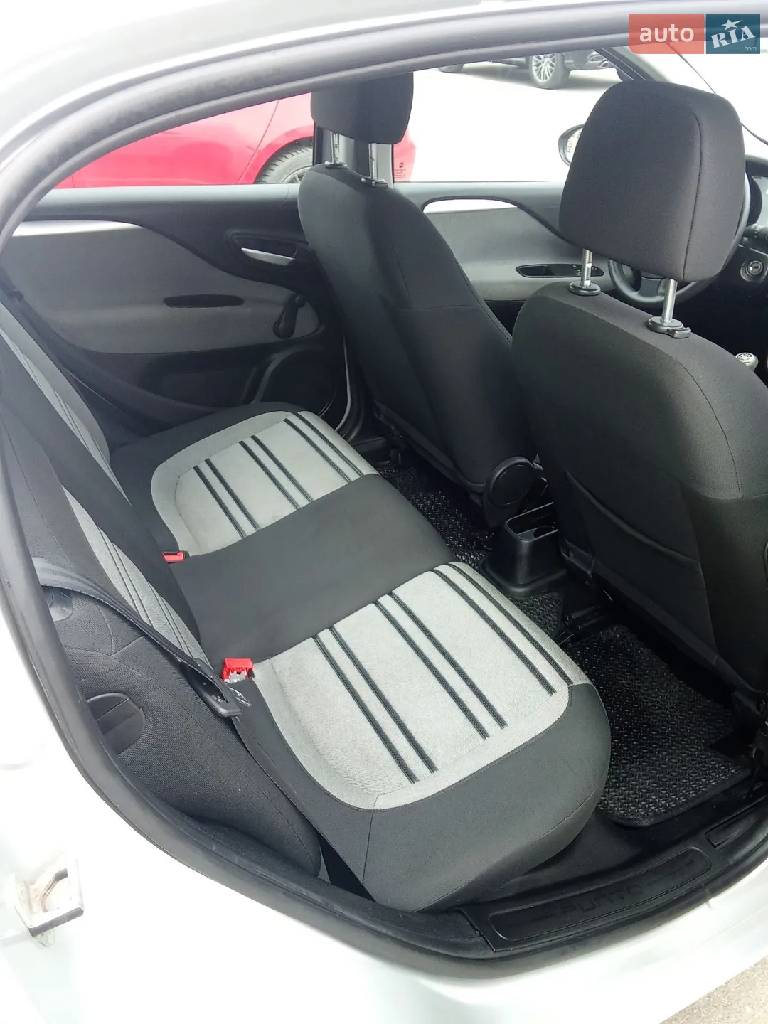 2011 Fiat Punto - мініатюра 25