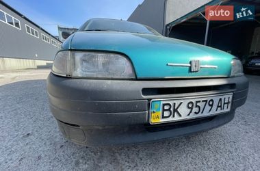 Хэтчбек Fiat Punto 1995 в Ровно