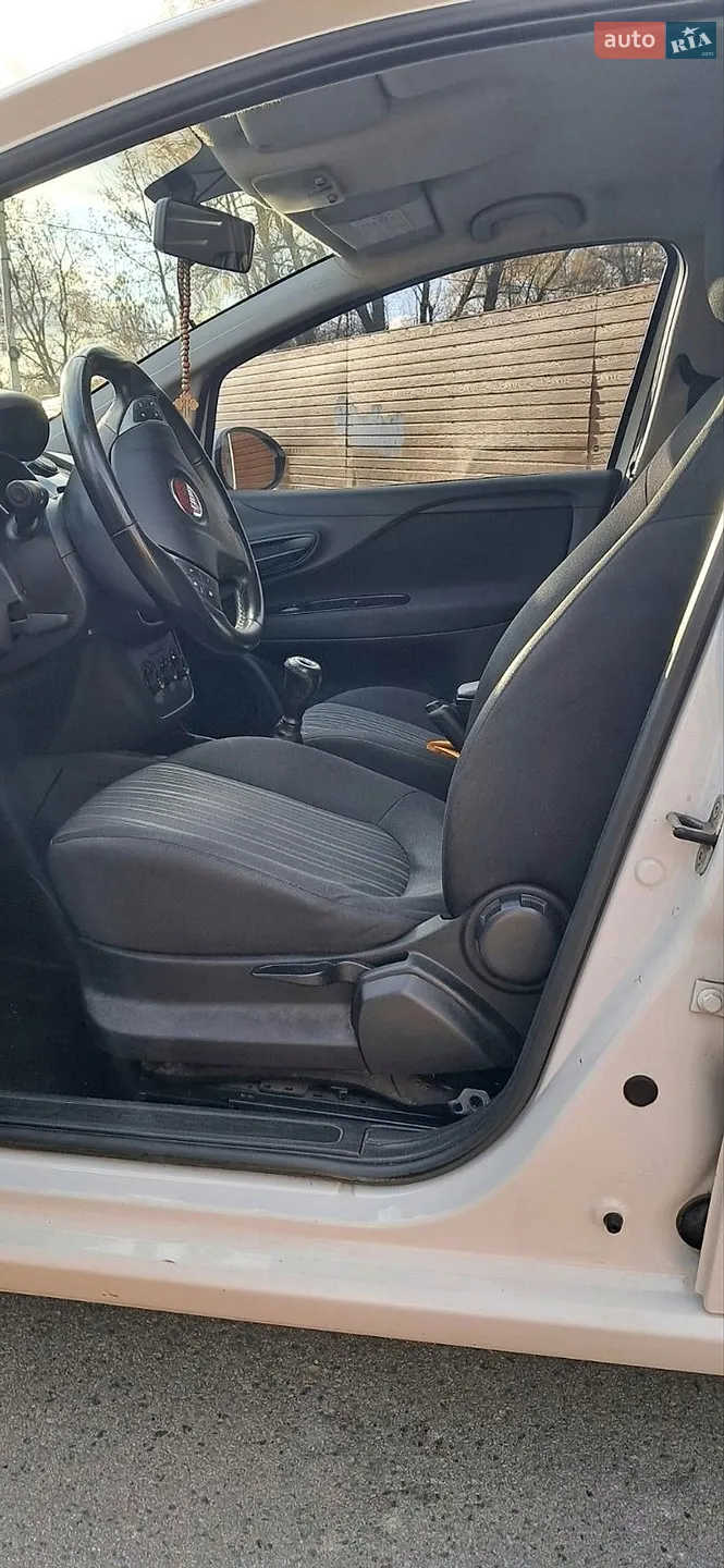 2011 Fiat Punto - мініатюра 6