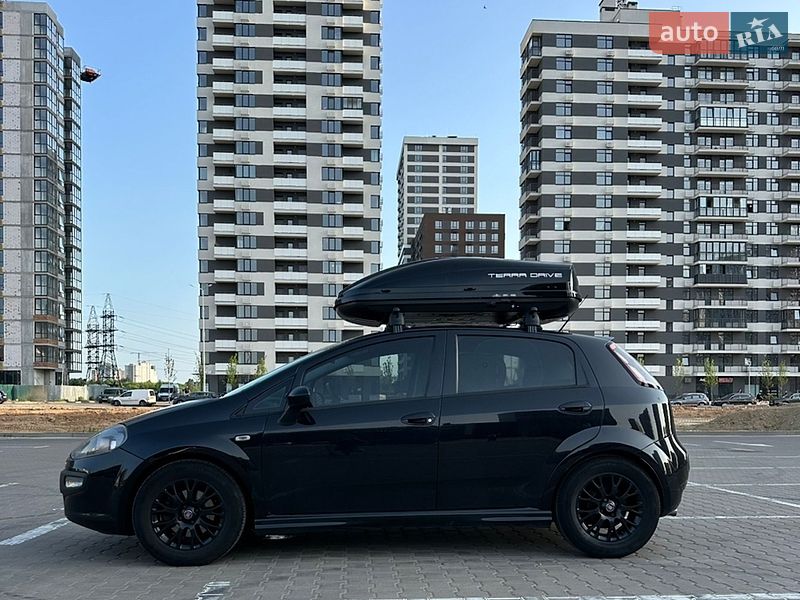 Хэтчбек Fiat Punto 2010 в Киеве