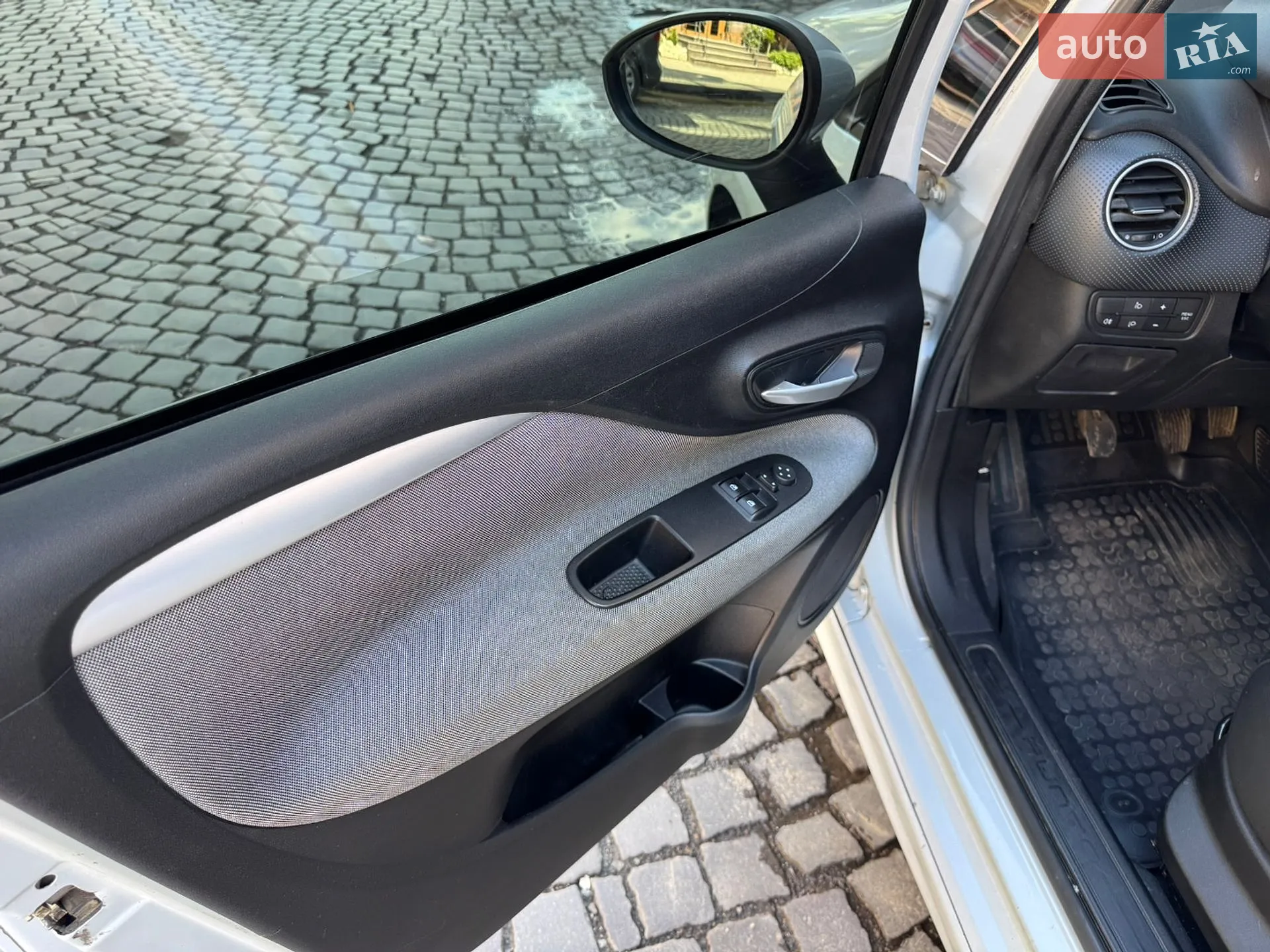 2010 Fiat Punto - мініатюра 11