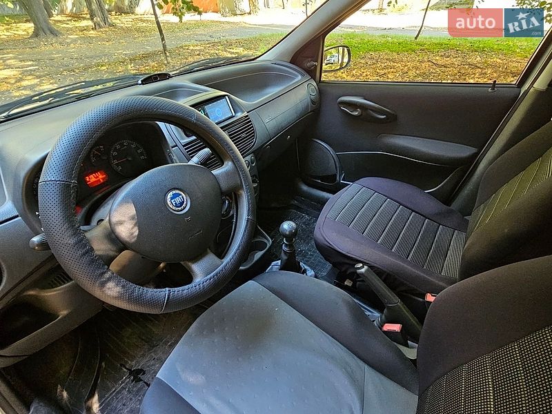 Хэтчбек Fiat Punto 2007 в Днепре