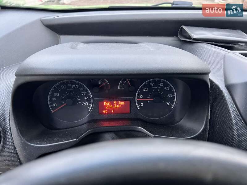 Минивэн Fiat Qubo 2010 в Каневе