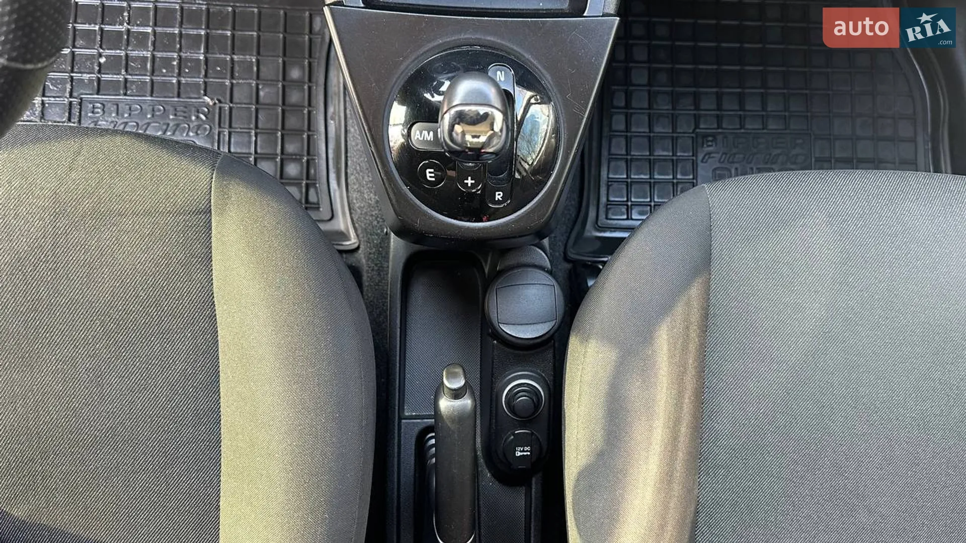 2016 Fiat Qubo - мініатюра 16