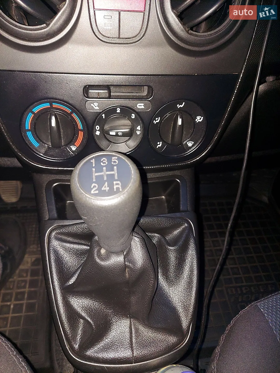 2013 Fiat Qubo - мініатюра 8