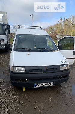 Вантажний фургон Fiat Scudo 2000 в Львові