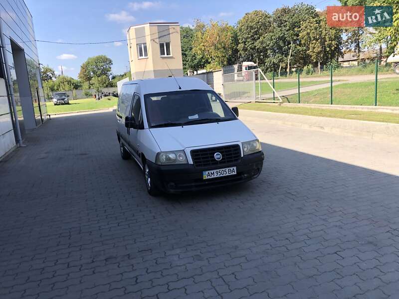 Грузовой фургон Fiat Scudo 2005 в Радехове