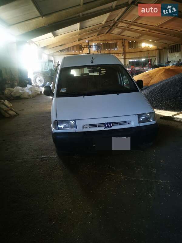 Вантажний фургон Fiat Scudo 2001 в Умані