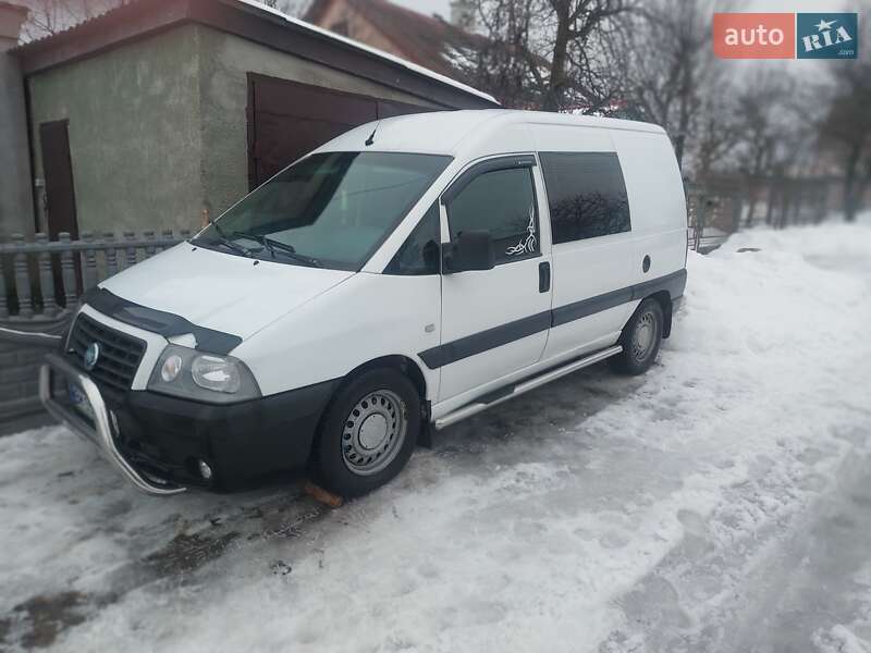 Минивэн Fiat Scudo 2006 в Остроге