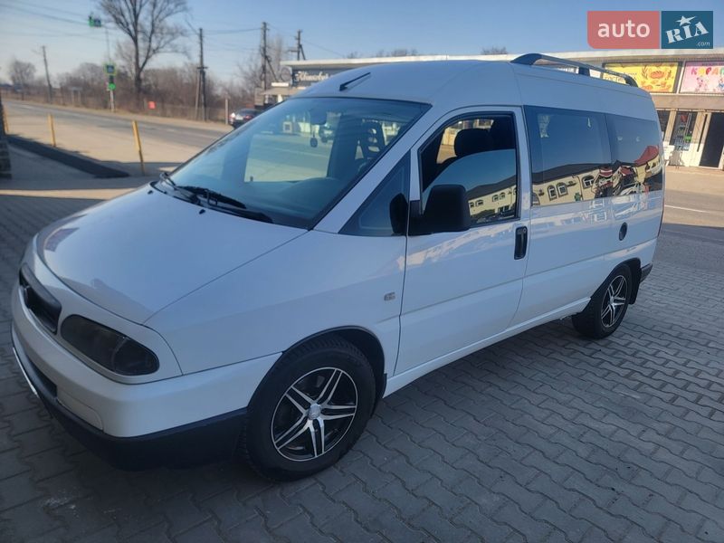 Мінівен Fiat Scudo 2003 в Чернівцях