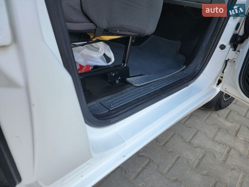 Мінівен Fiat Scudo 2003 в Чернівцях