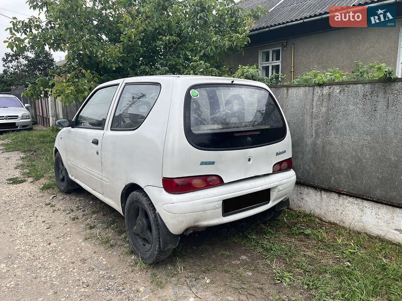 Хетчбек Fiat Seicento 2000 в Городенці