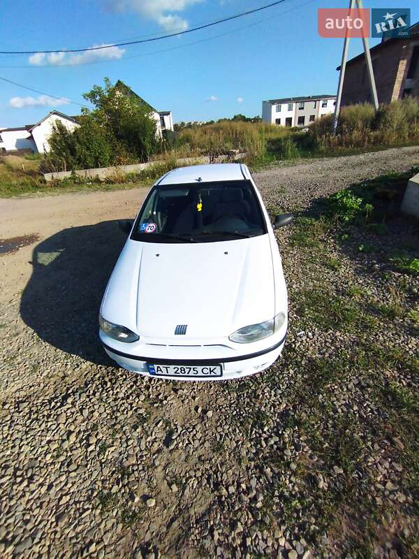 Седан Fiat Siena 1998 в Ивано-Франковске