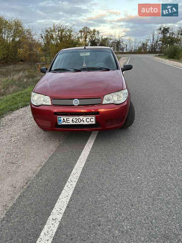 Седан Fiat Siena 2005 в Кривому Розі