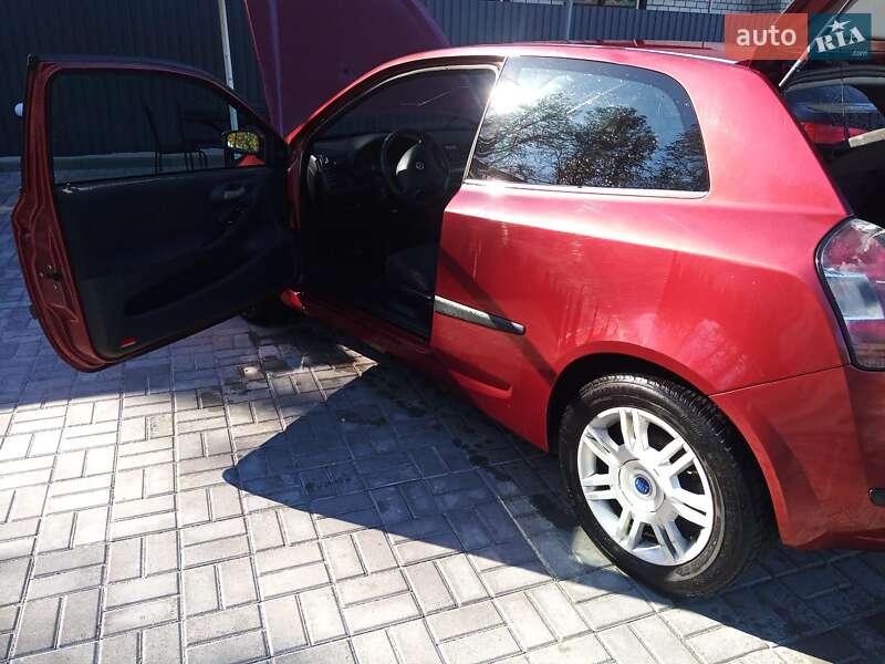 Хэтчбек Fiat Stilo 2004 в Новомосковске фото 5 Хэтчбек Fiat Stilo 2004 в Новомосковске