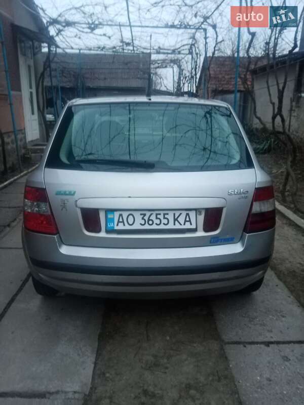 Хэтчбек Fiat Stilo 2004 в Ужгороде