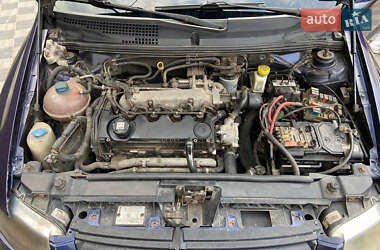 Хэтчбек Fiat Stilo 2002 в 