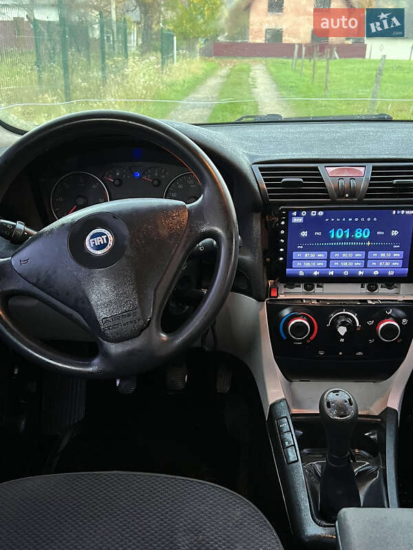 Хэтчбек Fiat Stilo 2005 в Кутах