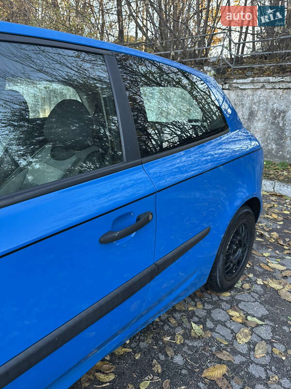 Хетчбек Fiat Stilo 2003 в Кам'янському