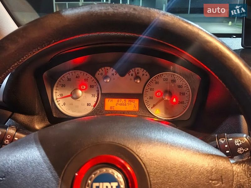 Хетчбек Fiat Stilo 2006 в Кагарлику