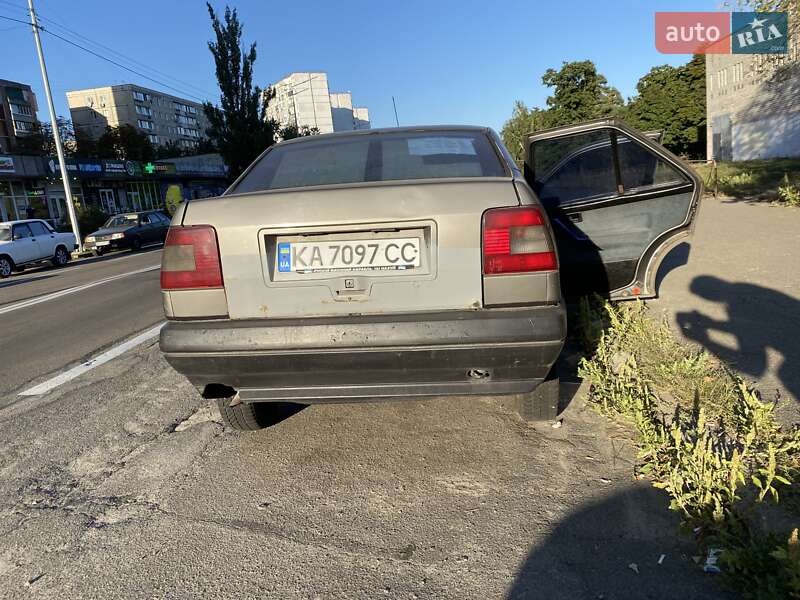Седан Fiat Tempra 1990 в Киеве