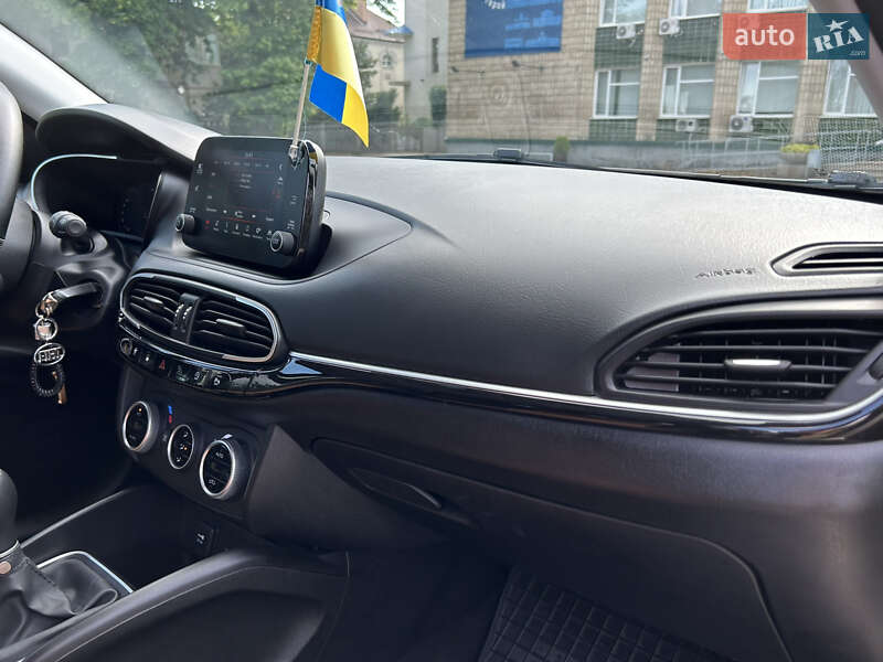 Хэтчбек Fiat Tipo Cross 2020 в Николаеве