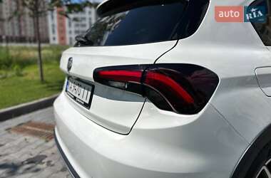 Хэтчбек Fiat Tipo Cross 2022 в 
