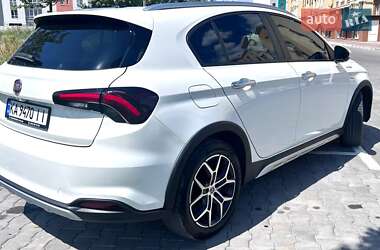 Хэтчбек Fiat Tipo Cross 2022 в 
