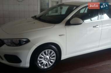 Седан Fiat Tipo 2017 в 