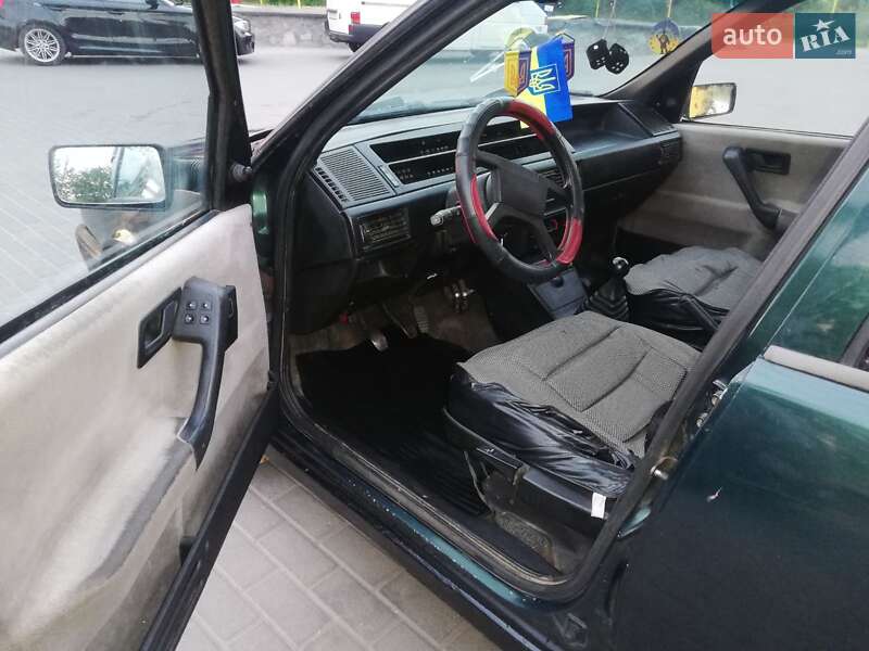 Хэтчбек Fiat Tipo 1989 в Смеле