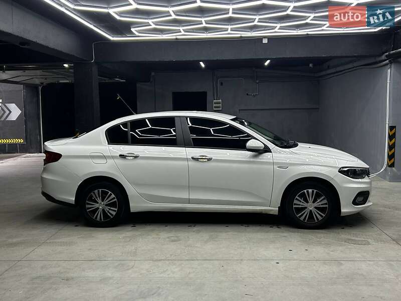 Седан Fiat Tipo 2018 в Чернівцях