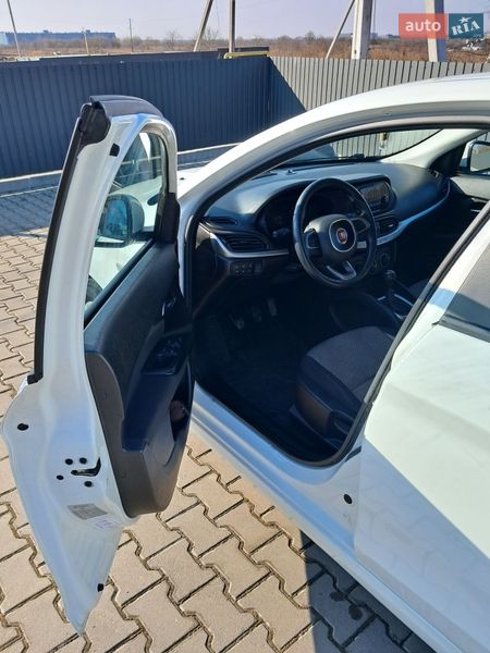 Седан Fiat Tipo 2018 в Львове