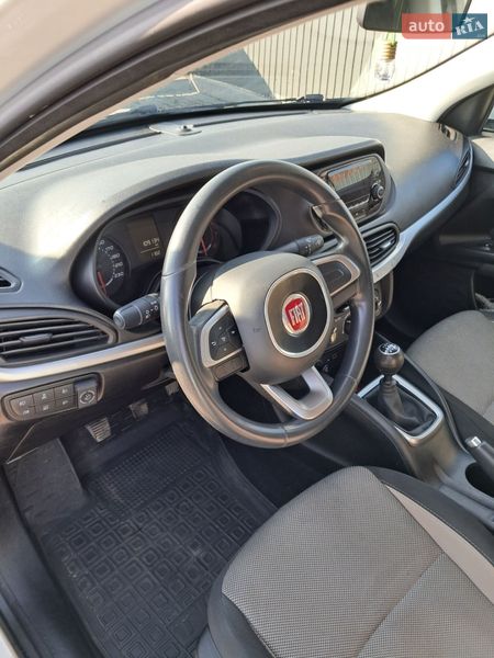 Седан Fiat Tipo 2018 в Львове