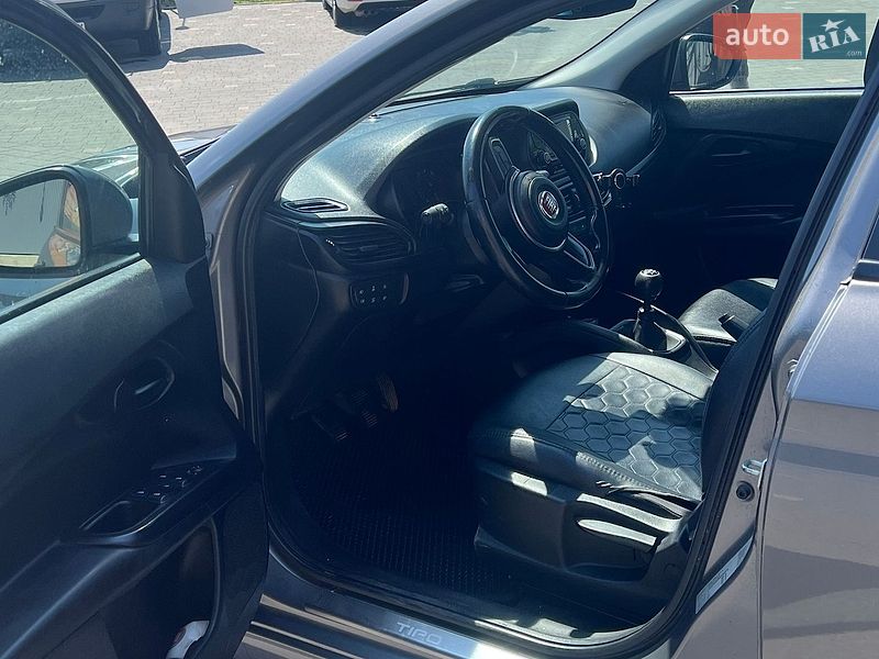 Седан Fiat Tipo 2021 в Ужгороді