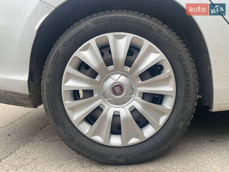 Седан Fiat Tipo 2021 в Ромнах