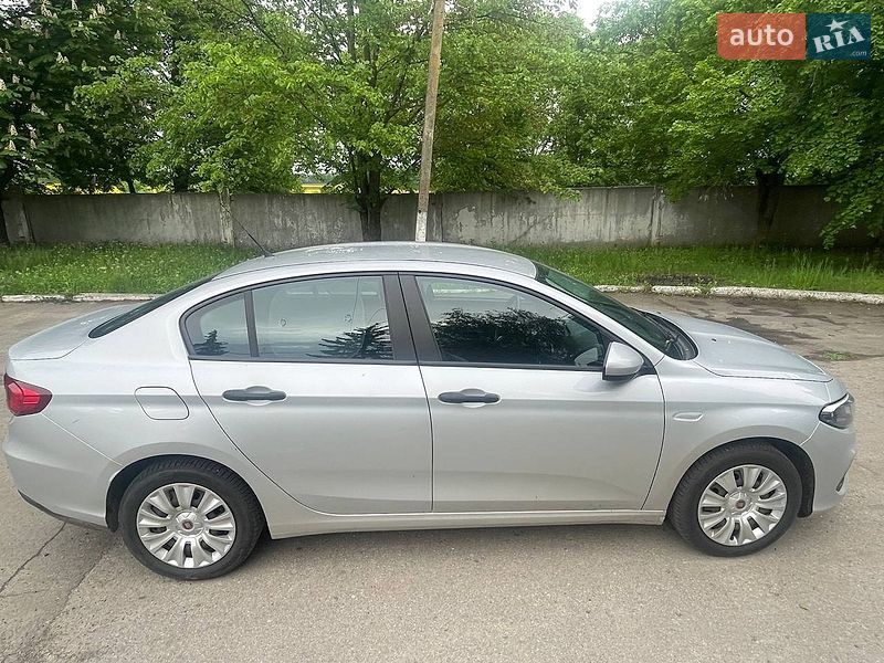 Седан Fiat Tipo 2021 в Ромнах