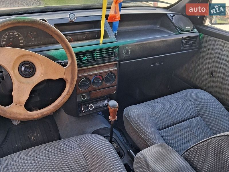 Хэтчбек Fiat Tipo 1988 в Шпитьках