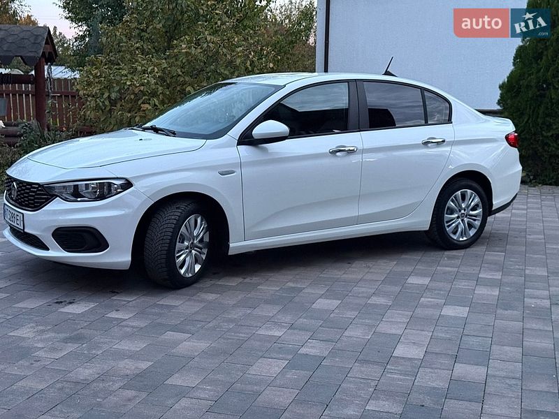 Седан Fiat Tipo 2018 в Калуше