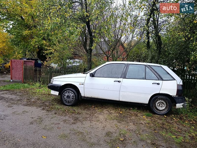 Хэтчбек Fiat Tipo 1991 в Смеле