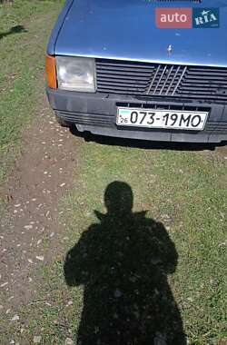Седан Fiat Uno 1987 в Черновцах