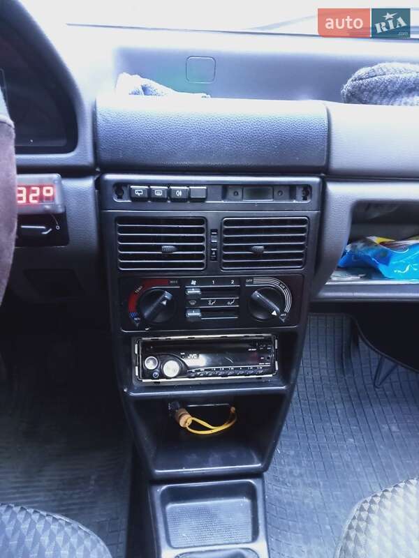 Хэтчбек Fiat Uno 1988 в Ровно