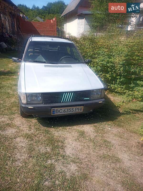 Хэтчбек Fiat Uno 1985 в 