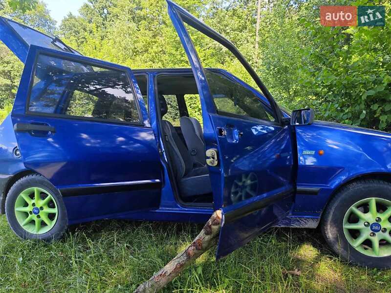 Хэтчбек Fiat Uno 1995 в Барановке