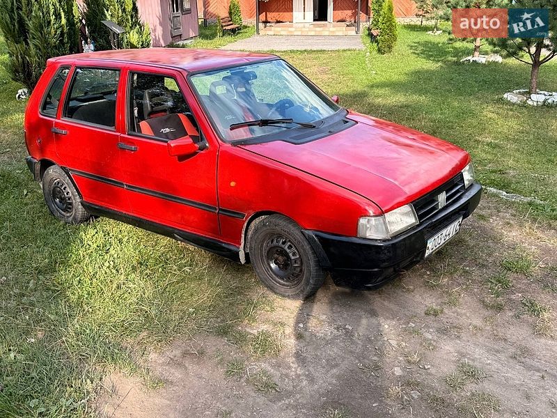 Хэтчбек Fiat Uno 1991 в Делятине